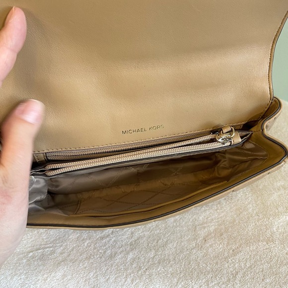 Michael Kors Women's Tan Leather SoHo Chain Quilted Shoulder Crossbody Sling Bag - Picture 11 of 14